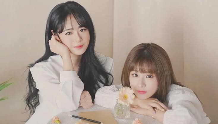 1set, 1set members profile 2026 Yejin and Whoru, 1set K-pop duo Yejin Whoru, Yejin 1set vocalist guitarist, Whoru 1set vocalist maknae, 1set acoustic duo performance, 1set official photo Yejin Whoru, 1set members 2026 group photo, Yejin 1set profile 2026, Whoru 1set profile 2026, 1set K-pop duo discography
