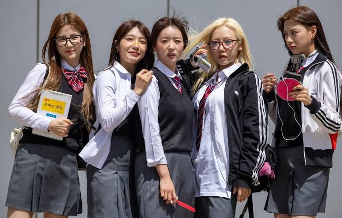 Apink , Apink members 2026 group photo, Chorong Bomi Eunji Namjoo Hayoung , Park Chorong Apink leader profile 2026 , Yoon Bomi Apink member profile 2026 , Jung Eunji Apink main vocalist profile 2026 , Kim Namjoo Apink member profile 2026 , Oh Hayoung Apink maknae profile 2026 , Son Naeun former Apink member profile 2026 , Apink RE LOVE album cover 2026 , Apink The Origin Asia tour 2026 , Apink 15th anniversary celebration 2026,