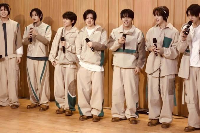 KickFlip , KickFlip group photo 2026, KickFlip members Kyehoon Amaru Donghwa Juwang Minje Keiju Donghyeon, Kyehoon KickFlip leader profile, Amaru KickFlip Japanese member, Donghwa KickFlip member, Juwang KickFlip member, Minje KickFlip member, Keiju KickFlip Japanese member, Donghyeon KickFlip maknae, KickFlip Flip it Kick it debut album