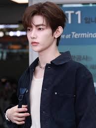 Zhang Hao Profile