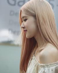 Rosé (로제) Profile
