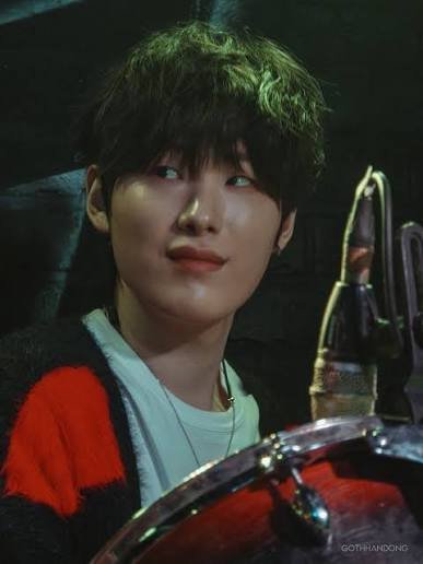 you are so loved je gwanwoo 🥹 © gothhandong (x) twitter #ChRocktikal #CRTK #크록티칼 #제관우 #JEGWANWOO