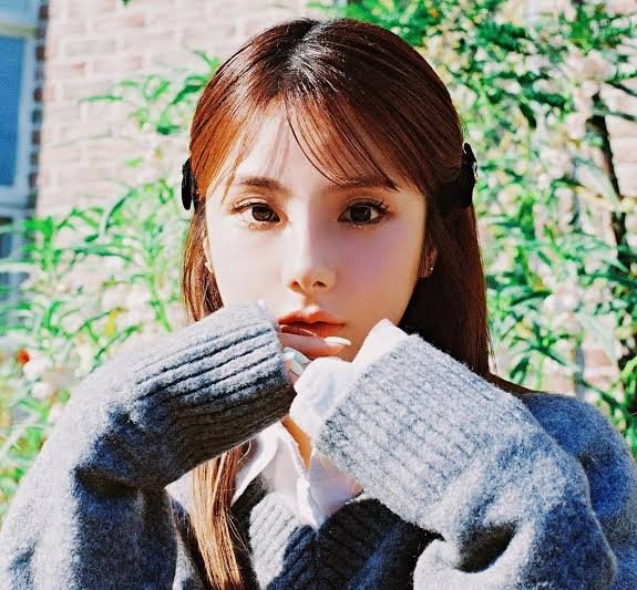 Whoru (1set) — K-pop Idol Profile | kpopping