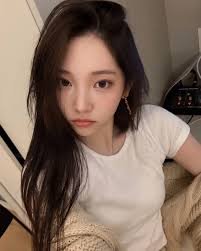 Lee Young-seo (이영서)
