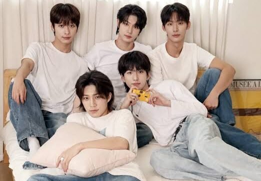 DREAM CODE Members, "DREAM CODE group photo five members 2026", "DREAM CODE Kim Seongwan rapper producer profile", "DREAM CODE Lee Jaehun dancer first member introduced", "DREAM CODE Yang Jimin dancer rapper performance", "DREAM CODE Park Jonghoon main dancer tallest member", "DREAM CODE Lee Hyeonu main vocalist maknae", "DREAM CODE 1st LIVE IN JAPAN 2026 concert poster", "DREAM CODE official Instagram profile", "DREAM CODE CODE DAY and CODE NIGHT sub-units", "DREAM CODE members introduction announcement",