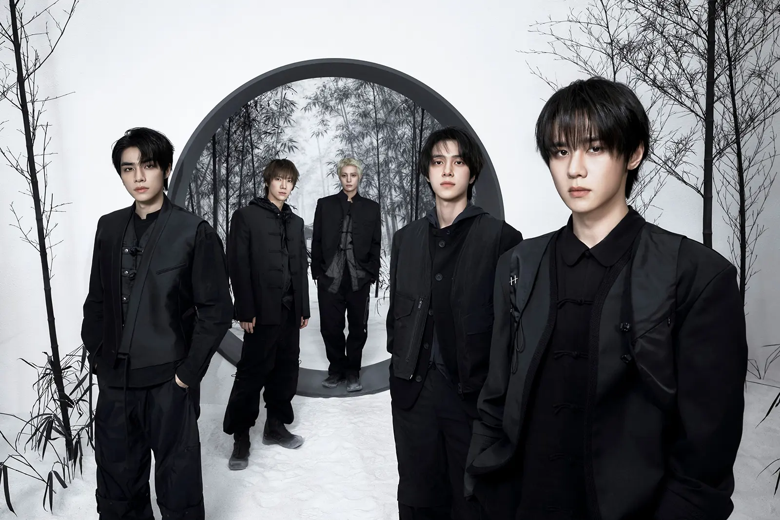 WayV ,WayV 8th mini album, Vision Wings release date, WayV iTunes charts, WayV QQ Music, Vision Wings tracklist, WayV album reception 2026, WayV Vision Wings reviews, WayV BORN THIS Way tour, WayV August 2026 comeback, WayV Vision Wings concept, WayV five divine beasts, WayV homophonic lyrics, WayV Korean Music Awards, WayV Golden Disc Awards