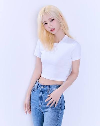 Queenz Eye “𝘼𝙃𝙔𝙊𝙊𝙉” Official Profile #QueenzEye #퀸즈아이 #AHYOON #아윤