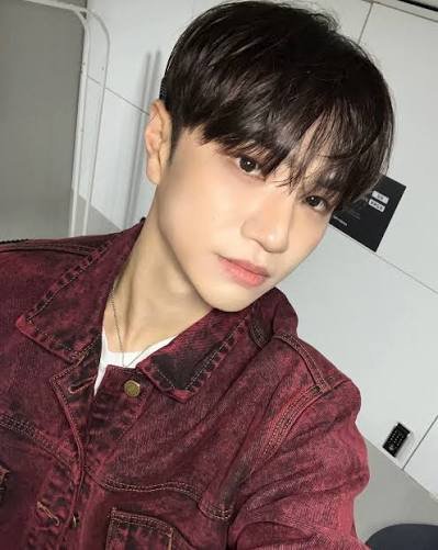태환] Pinch me now!🧏🏻‍♂️ #VANNER #배너 #TAEHWAN