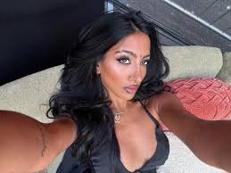LARA RAJ (@lararajj) • Instagram photos and videos