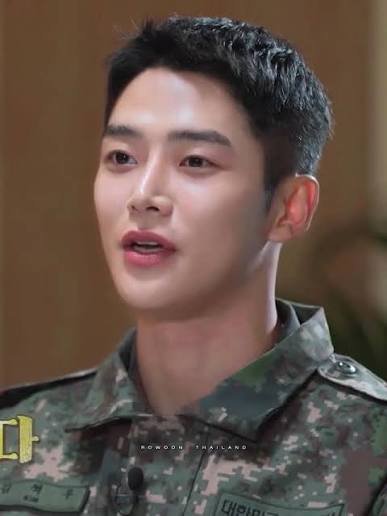 Actor and former SF9 member Rowoon (로운, real name Kim Seok-woo 김석우) has officially begun his mandatory military service. On October 27, the 28-year-old star quietly enlisted as an active-duty soldier in