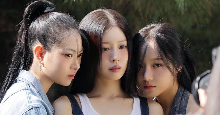 ablume members , ablume members Saena Sio Aran 2026, ablume members profile 2026 group photo, Saena Sio Aran ablume Echo, ablume Echo debut concept photo, Saena ablume profile, Sio ablume profile, Aran ablume profile, ablume K-pop girl group 2026, ablume official group photo, ablume Saena Sio Aran debut