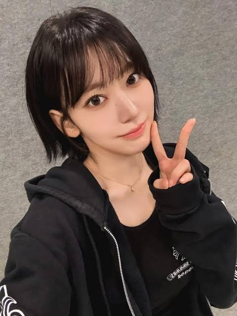 Sakura (LE SSERAFIM) Profile