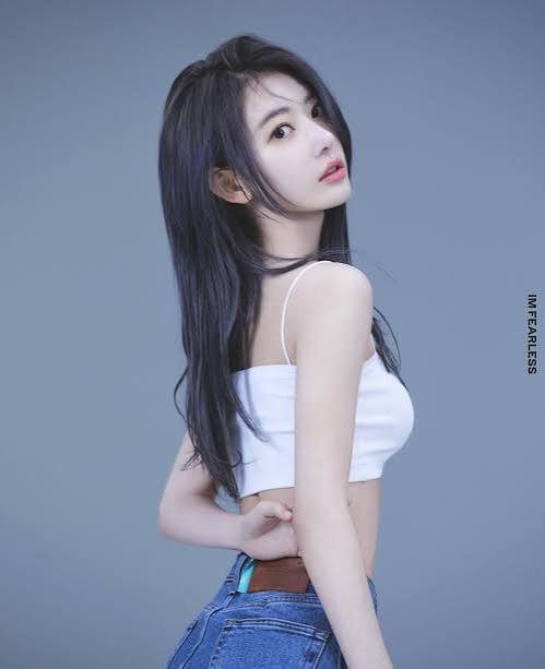 Sakura (LE SSERAFIM) Profile