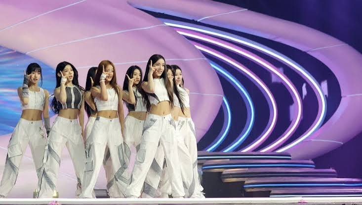 A2O LITE , A2O LITE dance break, A2O SOUL dance break, A2O LITE and A2O SOUL, A2O LITE latest news, A2O SOUL latest news, A2O LITE and A2O SOUL collaboration, K-pop dance break, A2O LITE performance, A2O SOUL performance, A2O LITE NEON, A2O SOUL SUPERSTAR, K-pop dance performance, K-pop news October 2026, A2O Entertainment, K-pop rookie groups, A2O LITE official video, A2O SOUL official video, mixed-group dance performance, K-pop choreography