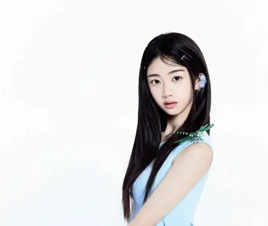 AYUNE, A2O LITE, A2O Entertainment, Lee Soo-man, K-pop profile, Shim Ah-yun, NEON, rookie girl group, 2026 K-pop, member profile