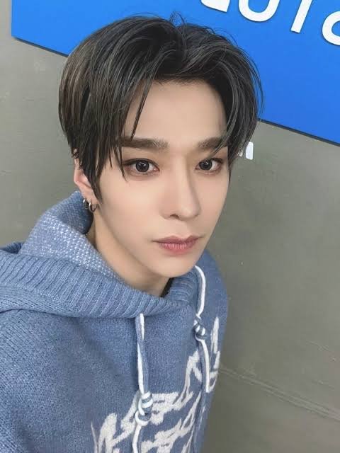 NCHIVE, NCHIVE group photo 2026, NCHIVE members standing together, HA.L NCHIVE leader, E.aN NCHIVE main vocalist, Kangsan NCHIVE rapper, Yuchan NCHIVE dancer, Juyoung NCHIVE vocalist, N NCHIVE maknae, NCHIVE Achieve album cover, NCHIVE world tour poster