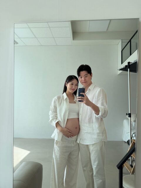 former K-pop idol, baby bump, Hong Yookyung pregnancy, Apink Hong Yookyung, maternity shoot, K-pop idol pregnant, Dangdang, Apink members 2026, K-pop baby news, former idol mother, Korean celebrity pregnancy, K-pop maternity photos

